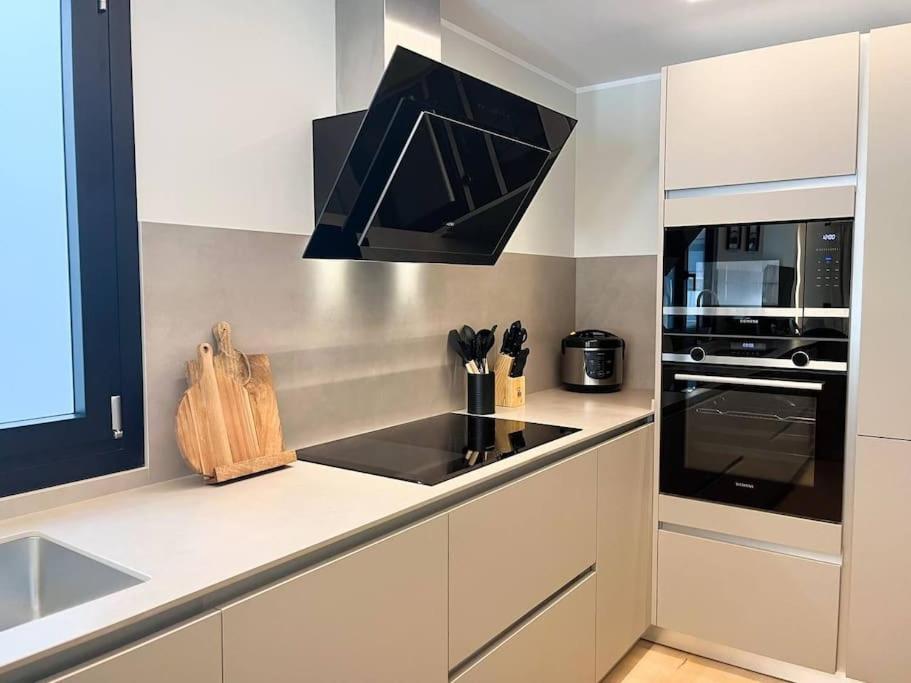 Atico Duplex De Lujo - Clasificacion 5 Estrellas - 8pax - A Pie Del Centro - 2 Parkings L By Bonesvacances Apartament