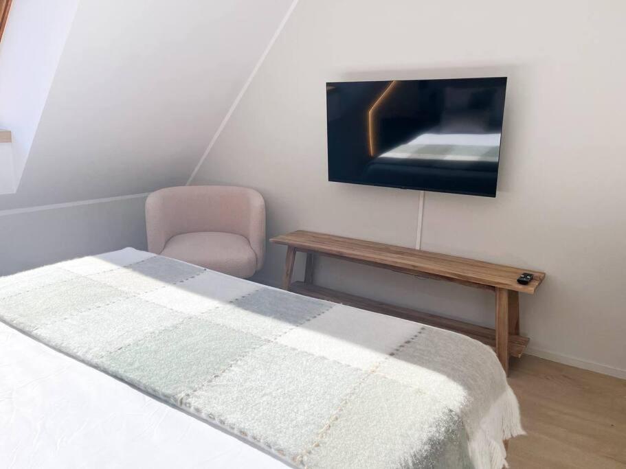 Atico Duplex De Lujo - Clasificacion 5 Estrellas - 8pax - A Pie Del Centro - 2 Parkings L By Bonesvacances Apartament