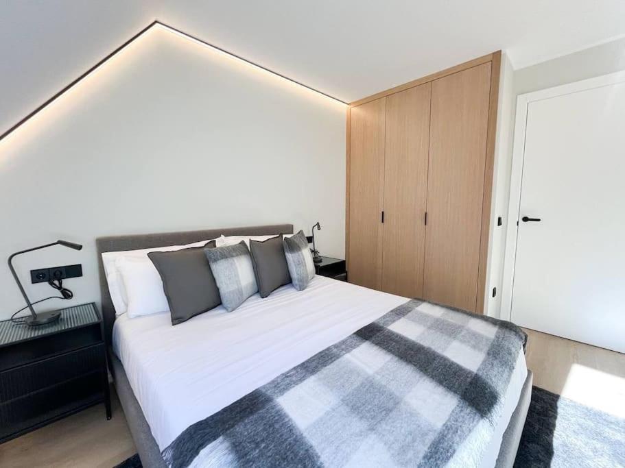 Atico Duplex De Lujo - Clasificacion 5 Estrellas - 8pax - A Pie Del Centro - 2 Parkings L By Bonesvacances Apartament Andorra la Vella