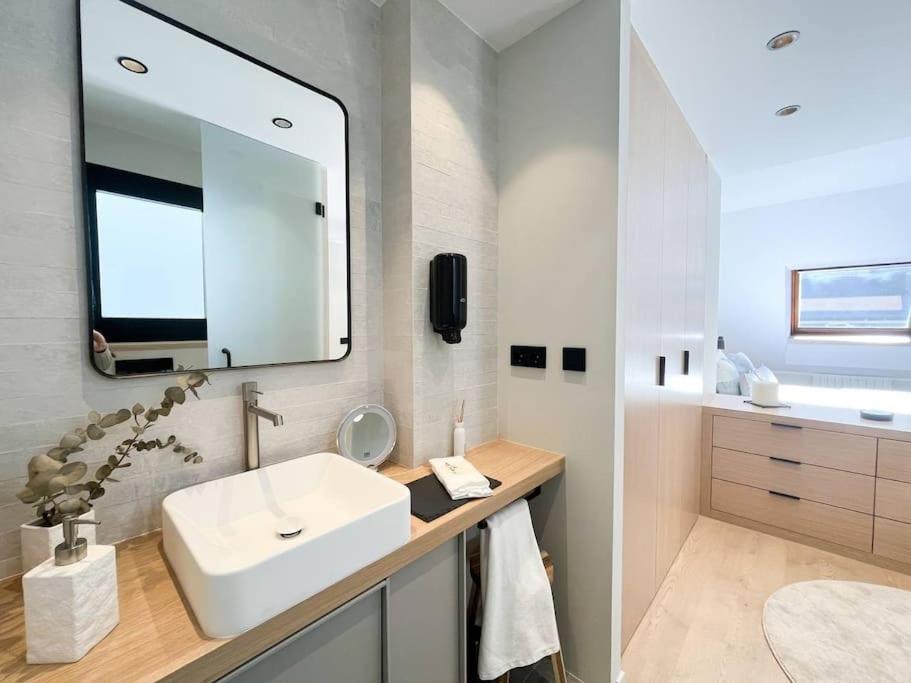 Apartament Atico Duplex De Lujo - Clasificacion 5 Estrellas - 8pax - A Pie Del Centro - 2 Parkings L By Bonesvacances