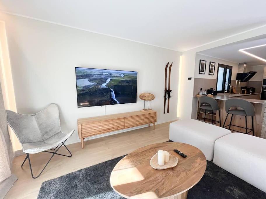 Atico Duplex De Lujo - Clasificacion 5 Estrellas - 8pax - A Pie Del Centro - 2 Parkings L By Bonesvacances Apartament