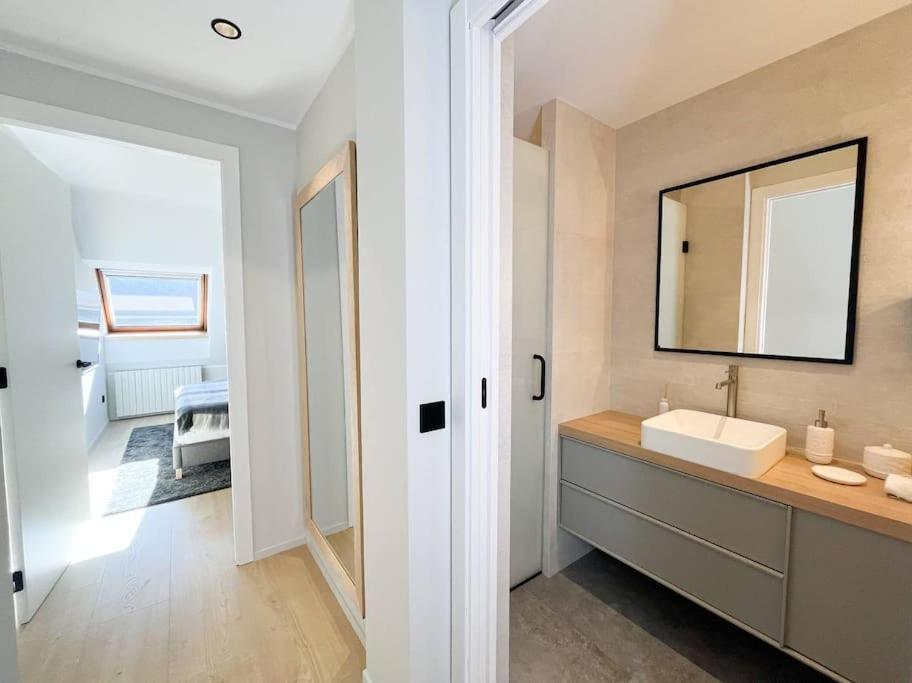 Atico Duplex De Lujo - Clasificacion 5 Estrellas - 8pax - A Pie Del Centro - 2 Parkings L By Bonesvacances Apartament Andorra la Vella